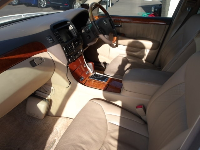 TOYOTA Celsior eR Specifications Pearl White 2005′ CFJB