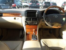
									TOYOTA Celsior eR Specifications Pearl White 2005′ CFJB full								