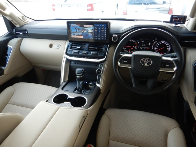TOYOTA Land Cruiser Wagon 3.5 ZX 4WD Pearl White 2024′ MU29