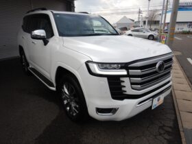 
									TOYOTA Land Cruiser Wagon 3.5 ZX 4WD Pearl White 2024′ MU29 full								