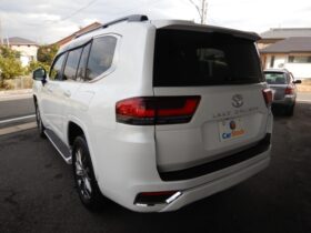 
									TOYOTA Land Cruiser Wagon 3.5 ZX 4WD Pearl White 2024′ MU29 full								