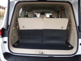 
									TOYOTA Land Cruiser Wagon 3.5 ZX 4WD Pearl White 2024′ MU29 full								