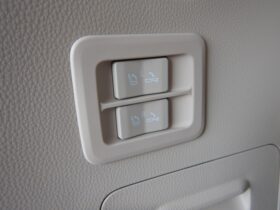 
									TOYOTA Land Cruiser Wagon 3.5 ZX 4WD Pearl White 2024′ MU29 full								