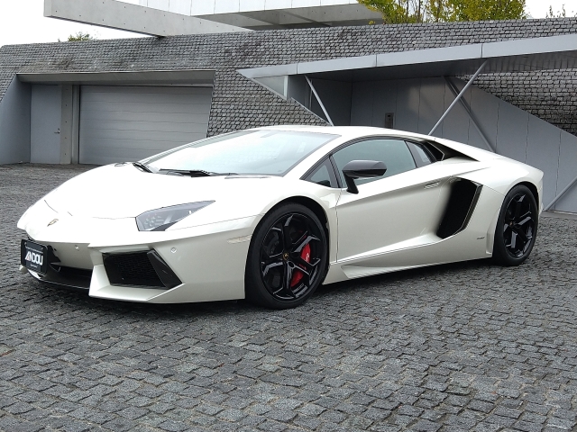 Lamborghini Aventador LP700-4 Pearl White 2011′ YQ44