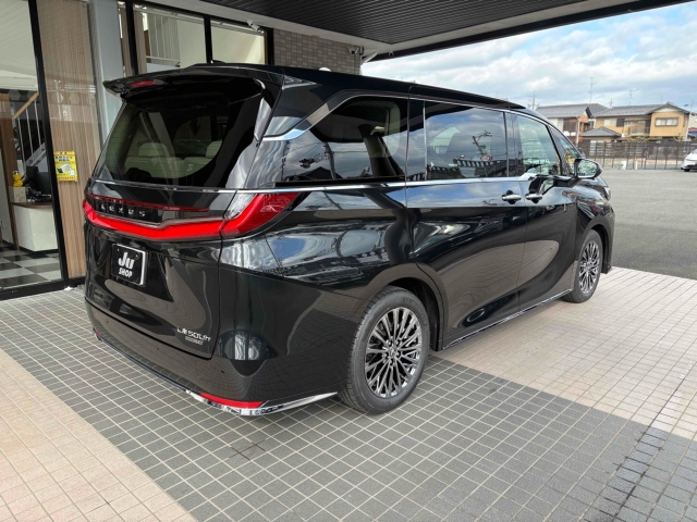 Lexus LM Version L Black 2025′ 1GIIP