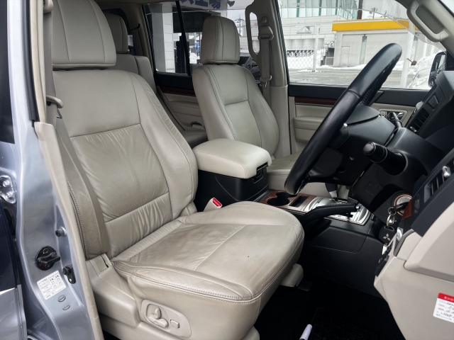 MITSUBISHI Pajero Super Exceeded Silver/Navy Blue 2006′ 1P34Y