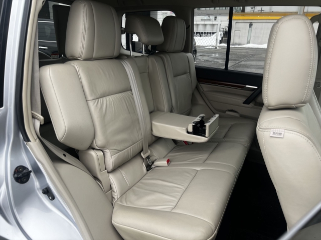MITSUBISHI Pajero Super Exceeded Silver/Navy Blue 2006′ 1P34Y