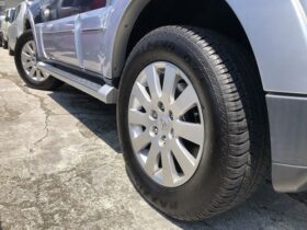 
									MITSUBISHI Pajero Super Exceeded Silver/Navy Blue 2006′ 1P34Y full								