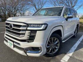 
									TOYOTA Land Cruiser Wagon 3.5 ZX 4WD Pearl White 2024′ 1TP9O full								