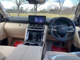 
									TOYOTA Land Cruiser Wagon 3.5 ZX 4WD Pearl White 2024′ 1TP9O full								