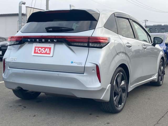 NISSAN AURA G FOUR Leather Edition Silver 2023′ 1VSA7