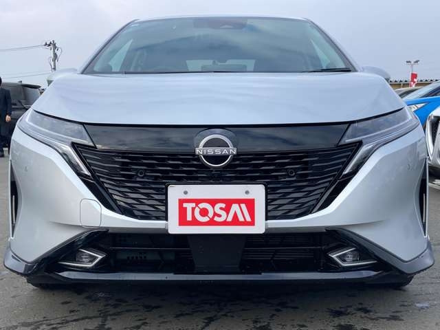 NISSAN AURA G FOUR Leather Edition Silver 2023′ 1VSA7