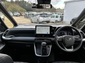 
									TOYOTA Voxy 1.8HV S-Z Pure 10.5 Navigation Pearl White 2024′ 1VVEQ full								