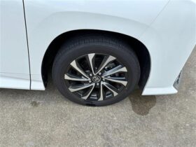 
									TOYOTA Voxy 1.8HV S-Z Pure 10.5 Navigation Pearl White 2024′ 1VVEQ full								