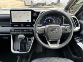 
									TOYOTA Voxy 1.8HV S-Z Pure 10.5 Navigation Pearl White 2024′ 1VVEQ full								