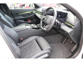 
									BMW 5 Series 523d xDrive M Sport Pearl White 2024′ 1YAV5 full								
