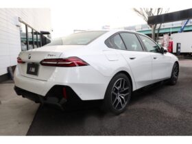 
									BMW 5 Series 523d xDrive M Sport Pearl White 2024′ 1YAV5 full								
