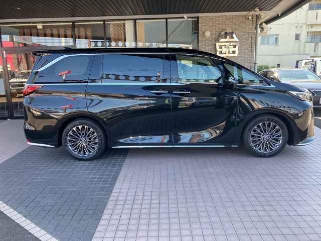 Lexus LM Executive   Unused Black 2024′ 25L96