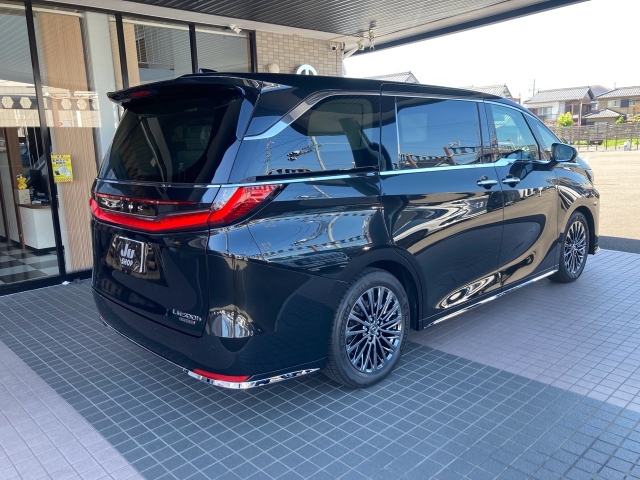 Lexus LM Executive   Unused Black 2024′ 25L96