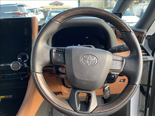 TOYOTA Vellfire Executive Lounge Pearl White 2024′ 2F5EY