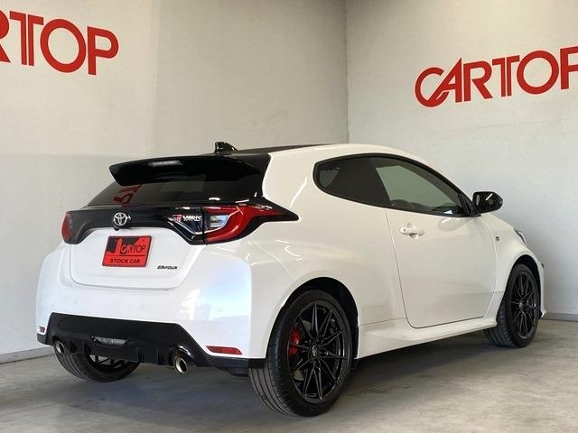 TOYOTA Yaris RZ High Performance Pearl White 2024′ 2HABU