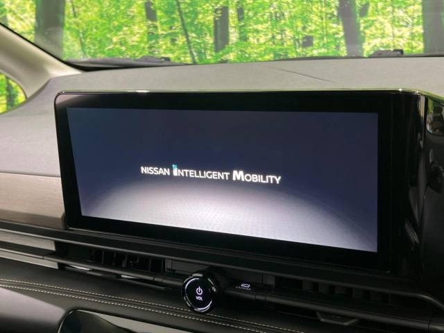 NISSAN Serena e-POWER Highway Star V Pearl White 2023′ 2OGCI