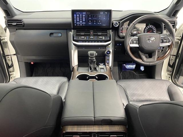 TOYOTA Land Cruiser Wagon VX Pearl White 2024′ 2PVQV