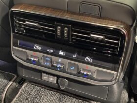 
									TOYOTA Land Cruiser Wagon VX Pearl White 2024′ 2PVQV full								