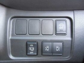 
									NISSAN Serena Highway Star V Pearl White 2019′ 2YFRG full								