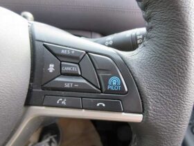 
									NISSAN Serena Highway Star V Pearl White 2019′ 2YFRG full								