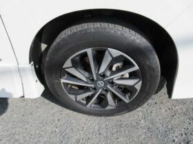 
									NISSAN Serena Highway Star V Pearl White 2019′ 2YFRG full								