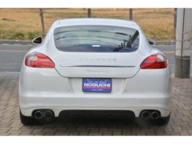 
									Porsche Panamera 4S White 2010′ 3GQRL full								