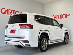 
									TOYOTA Land Cruiser Wagon ZX Pearl White 2024′ 3M0EQ full								