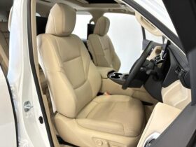 
									TOYOTA Land Cruiser Wagon ZX Pearl White 2024′ 3M0EQ full								