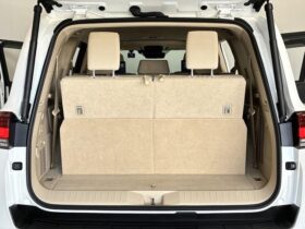 
									TOYOTA Land Cruiser Wagon ZX Pearl White 2024′ 3M0EQ full								