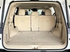 
									TOYOTA Land Cruiser Wagon ZX Pearl White 2024′ 3M0EQ full								