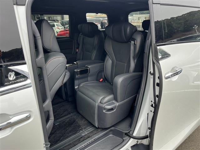TOYOTA Alphard 2.5 Z Rear Seat Monitor 7 Persons Pearl White 2024′ 3M0O8