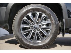 
									TOYOTA Land Cruiser Wagon ZX Cold Weather Specification JBL Audio Black 2024′ 3MBD4 full								