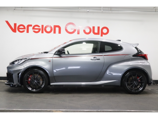 TOYOTA Yaris RZ High Performance Gray 2024′ 3NTG9