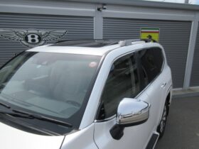 
									TOYOTA Land Cruiser Wagon ZX Pearl White 2022′ 3U8ZH full								