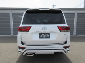 
									TOYOTA Land Cruiser Wagon ZX Pearl White 2022′ 3U8ZH full								