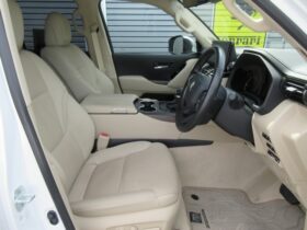 
									TOYOTA Land Cruiser Wagon ZX Pearl White 2022′ 3U8ZH full								