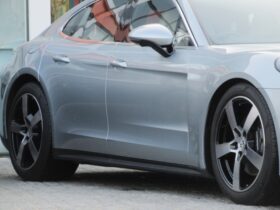 
									Porsche Panamera Base Grade Silver 2024′ 40OF0 full								