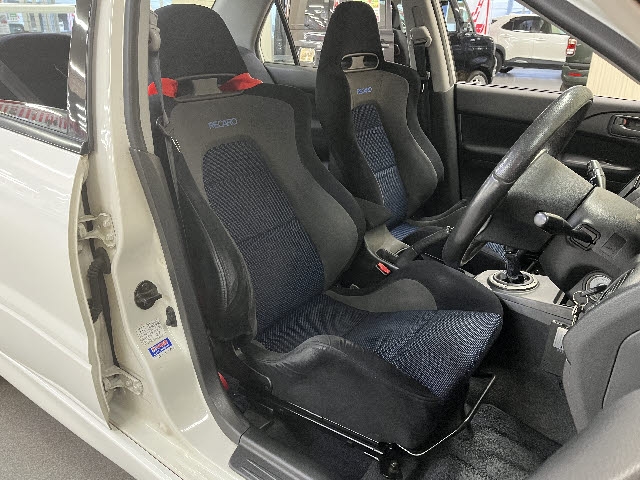 MITSUBISHI Lancer GSR Evolution VII White 2001′ 49KRR