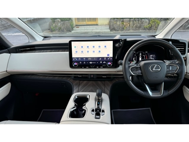 Lexus LM Version L Pearl White 2025′ 4FOM8