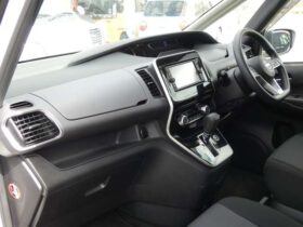 
									NISSAN Serena XV Pearl White 2022′ 4MCMN full								