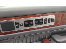 
									TOYOTA Century Base Grade Silver 2014′ 4OW92 full								