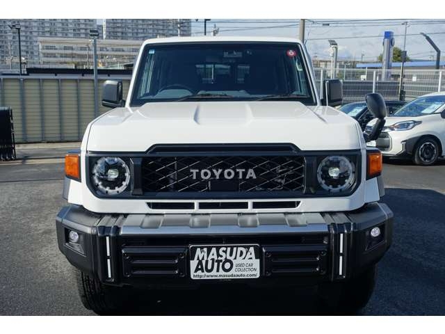TOYOTA Land Cruiser Wagon AX White 2023′ 4QNIQ