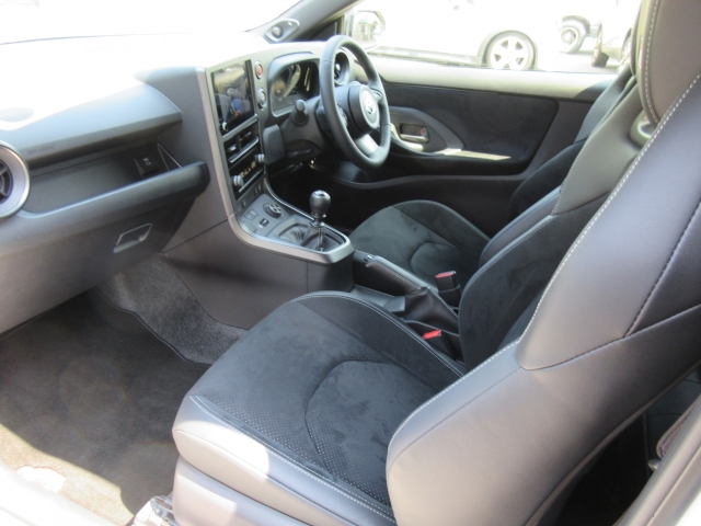 TOYOTA Yaris RZ High Performance Pearl White 2024′ 4UOMR
