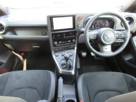 
									TOYOTA Yaris RZ High Performance Pearl White 2024′ 4UOMR full								